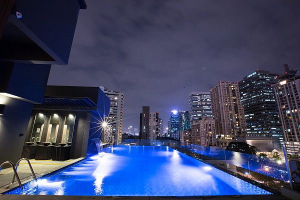 Rooftop Infinity Pool